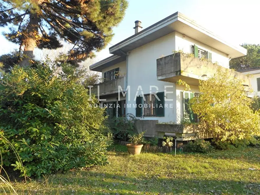 Immagine 25 di Casa bifamiliare in vendita  a Massa