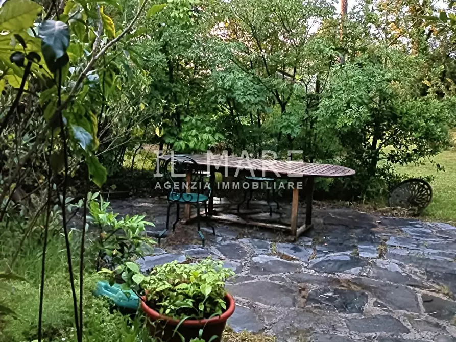 Immagine 30 di Casa bifamiliare in vendita  a Massa