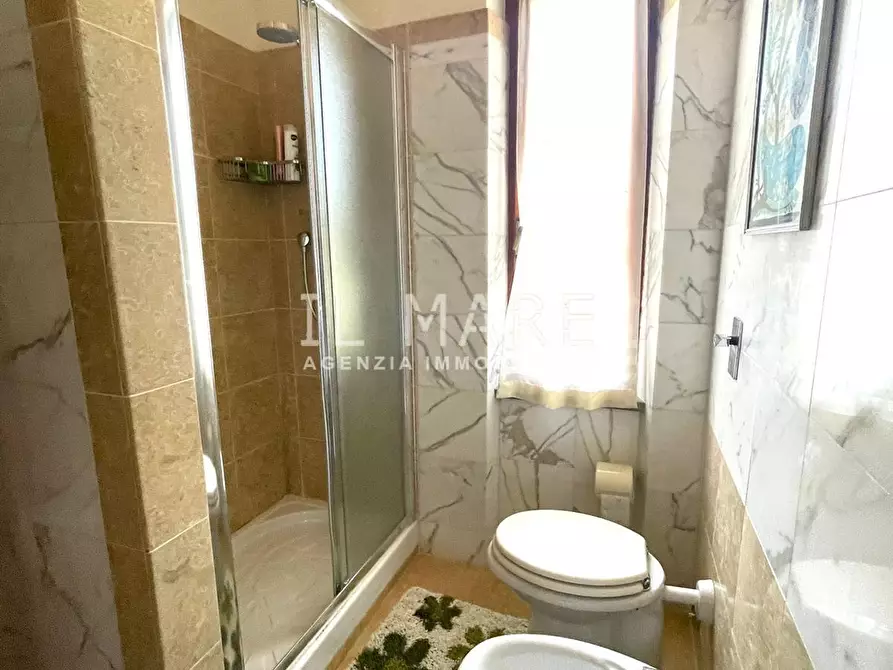 Immagine 15 di Casa bifamiliare in vendita  a Massa