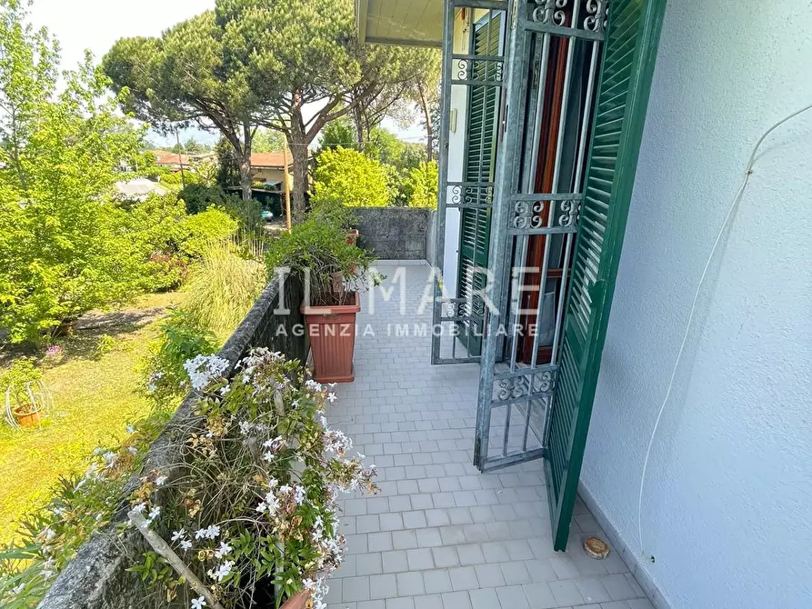 Immagine 17 di Casa bifamiliare in vendita  a Massa