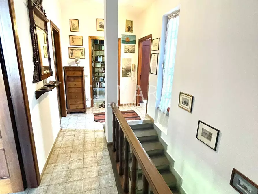 Immagine 10 di Casa bifamiliare in vendita  a Massa