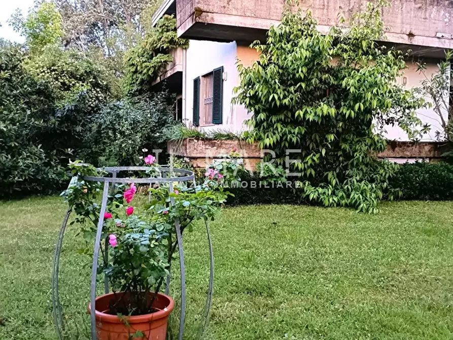 Immagine 24 di Casa bifamiliare in vendita  a Massa