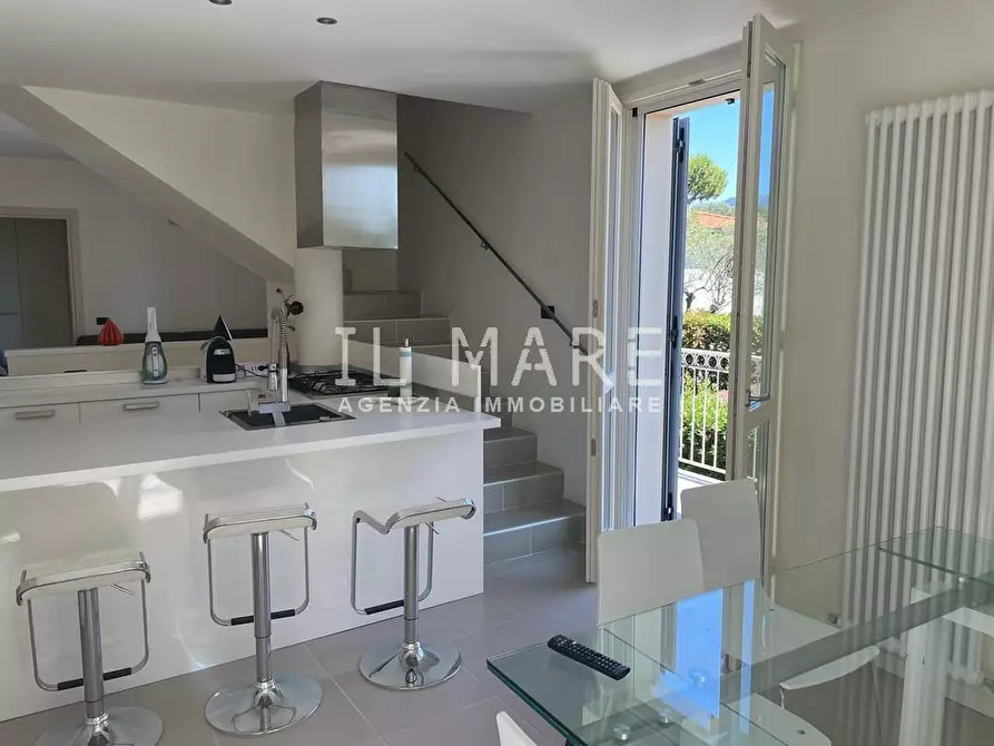 Immagine 21 di Casa trifamiliare in vendita  a Montignoso