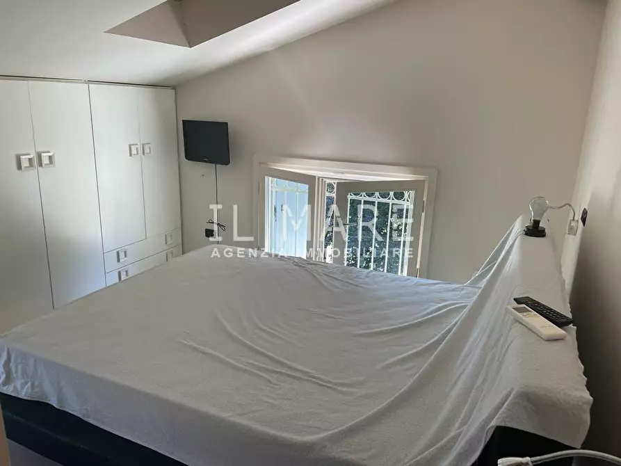 Immagine 34 di Casa trifamiliare in vendita  a Montignoso