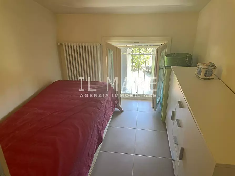 Immagine 36 di Casa trifamiliare in vendita  a Montignoso