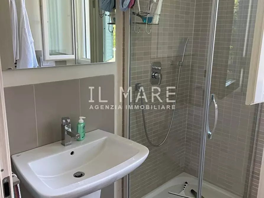 Immagine 31 di Casa trifamiliare in vendita  a Montignoso