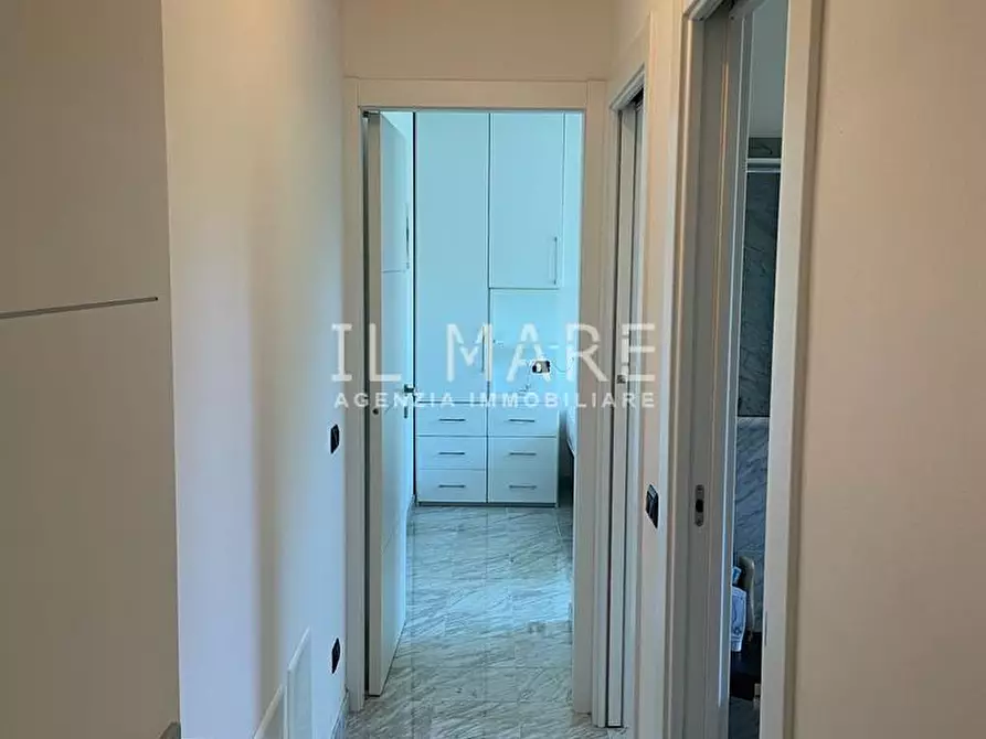 Immagine 14 di Casa trifamiliare in vendita  a Montignoso