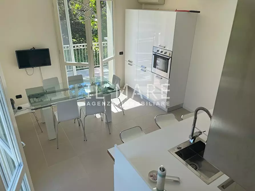 Immagine 28 di Casa trifamiliare in vendita  a Montignoso