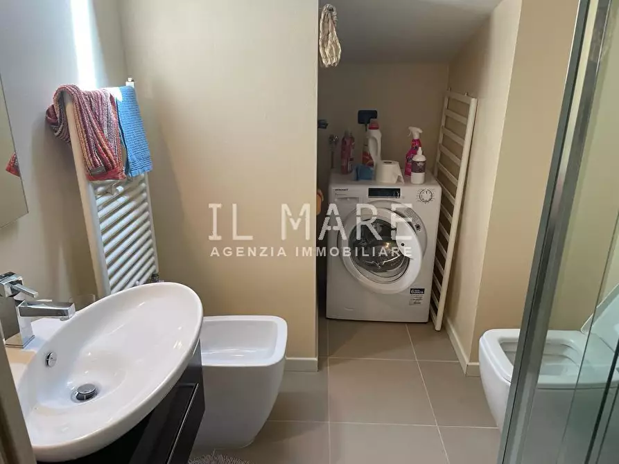 Immagine 42 di Casa trifamiliare in vendita  a Montignoso