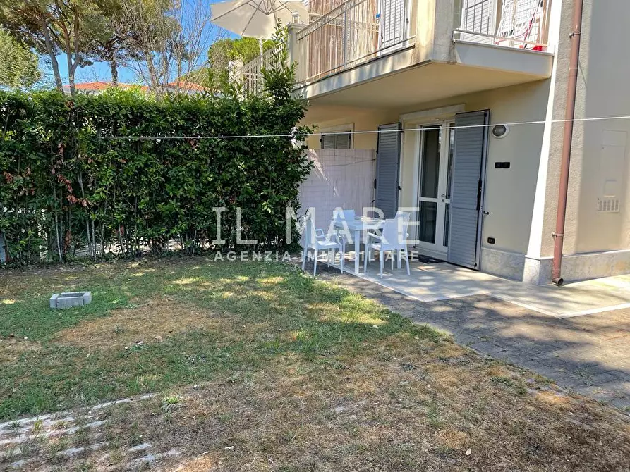 Immagine 4 di Casa trifamiliare in vendita  a Montignoso