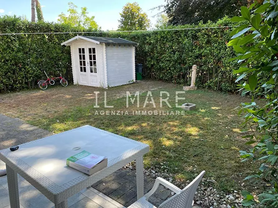 Immagine 5 di Casa trifamiliare in vendita  a Montignoso