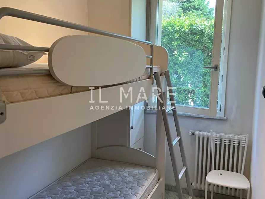 Immagine 18 di Casa trifamiliare in vendita  a Montignoso