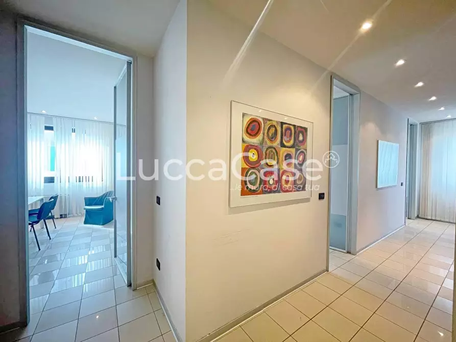 Immagine 9 di Ufficio in affitto  a Capannori