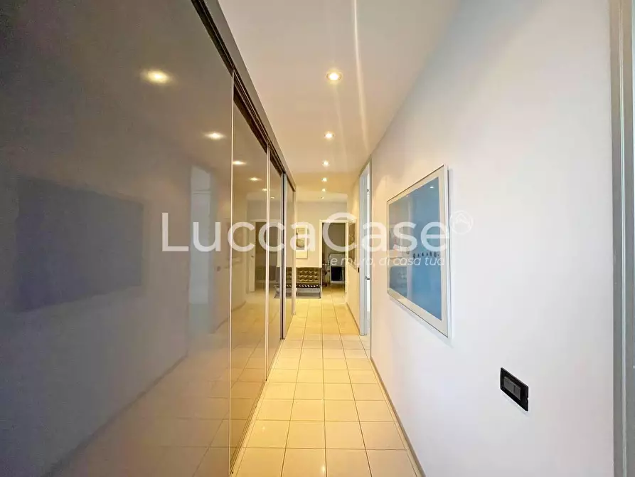 Immagine 6 di Ufficio in affitto  a Capannori