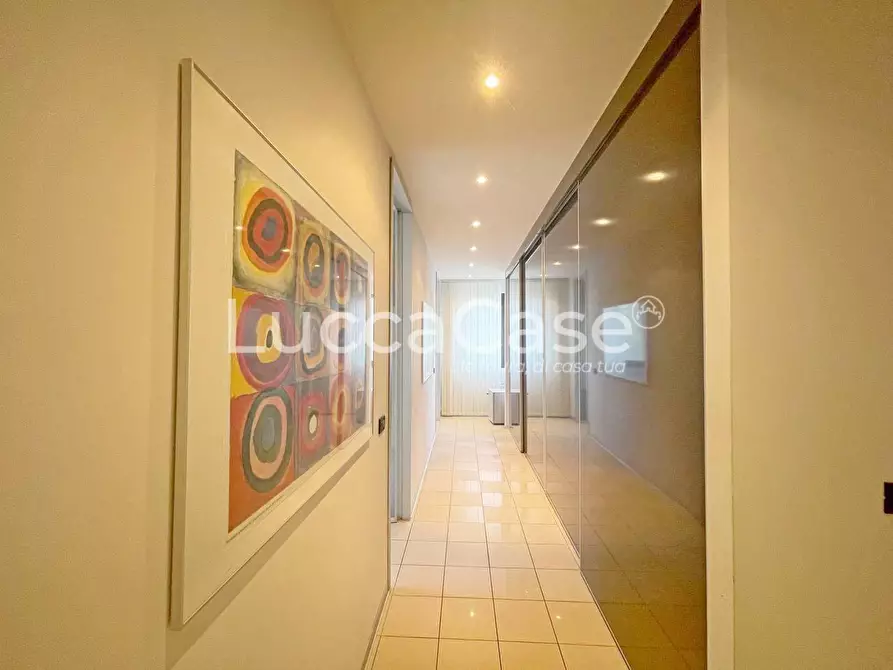 Immagine 5 di Ufficio in affitto  a Capannori