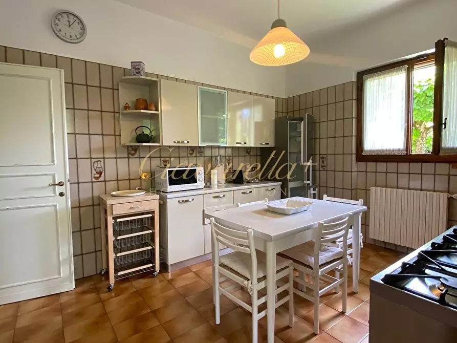 Immagine 8 di Villa in vendita  a Forte Dei Marmi