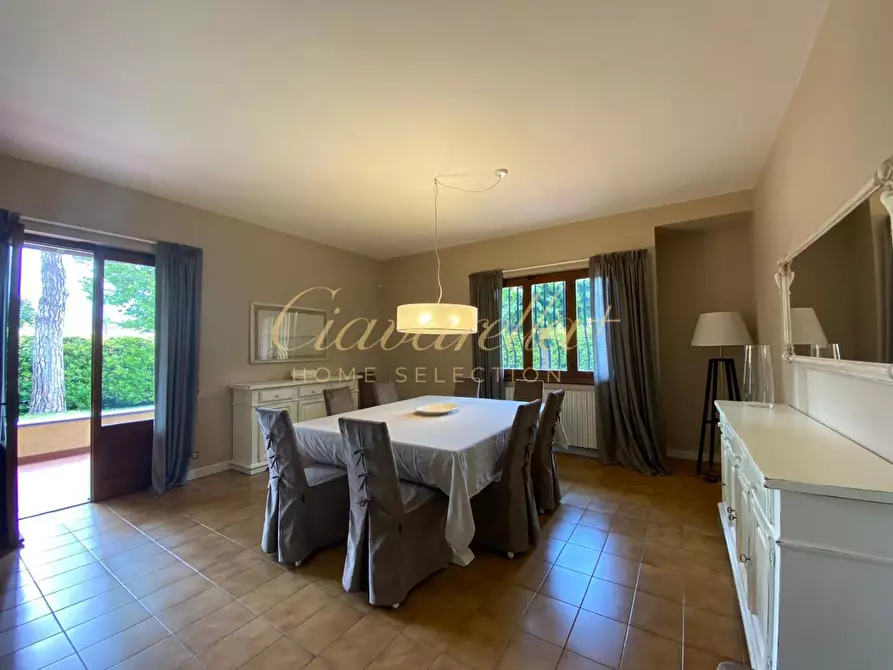 Immagine 5 di Villa in vendita  a Forte Dei Marmi