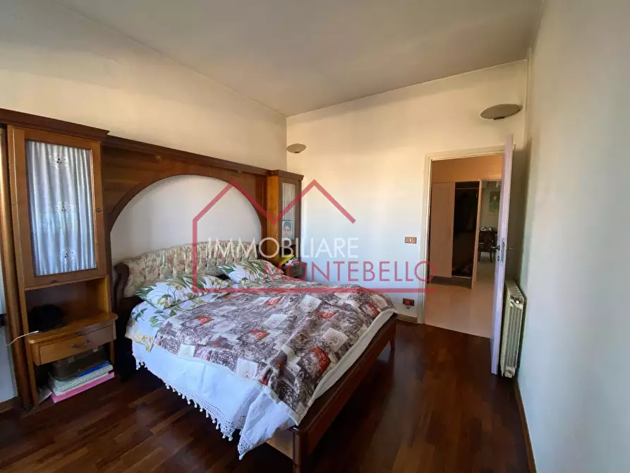 Immagine 5 di Appartamento in vendita  a Viareggio