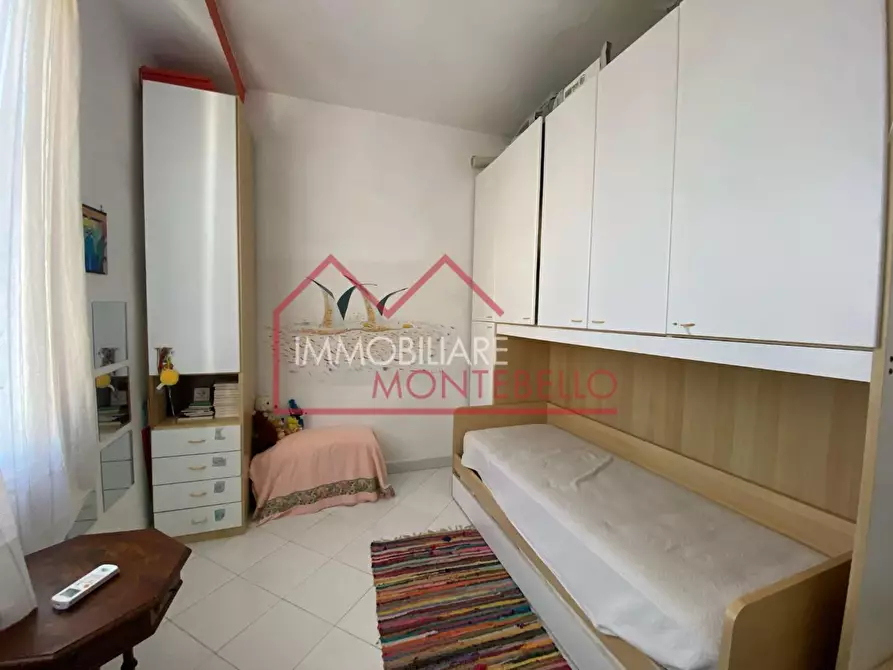 Immagine 6 di Appartamento in vendita  a Viareggio