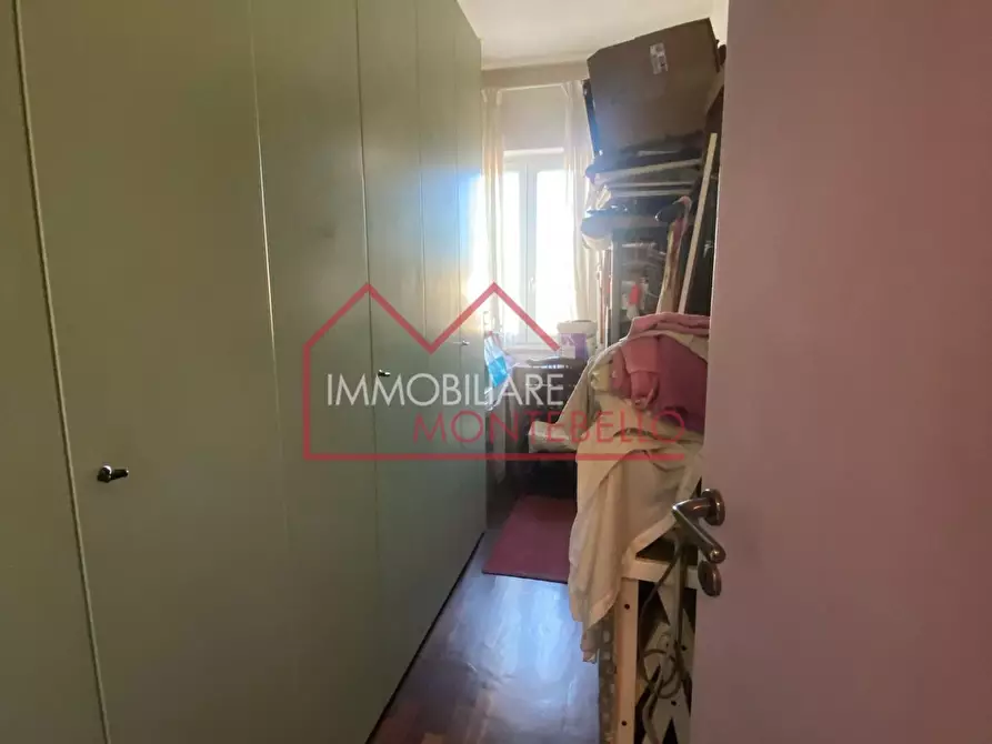 Immagine 11 di Appartamento in vendita  a Viareggio