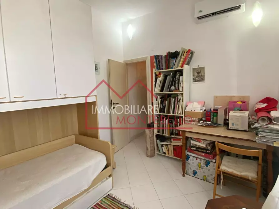 Immagine 13 di Appartamento in vendita  a Viareggio