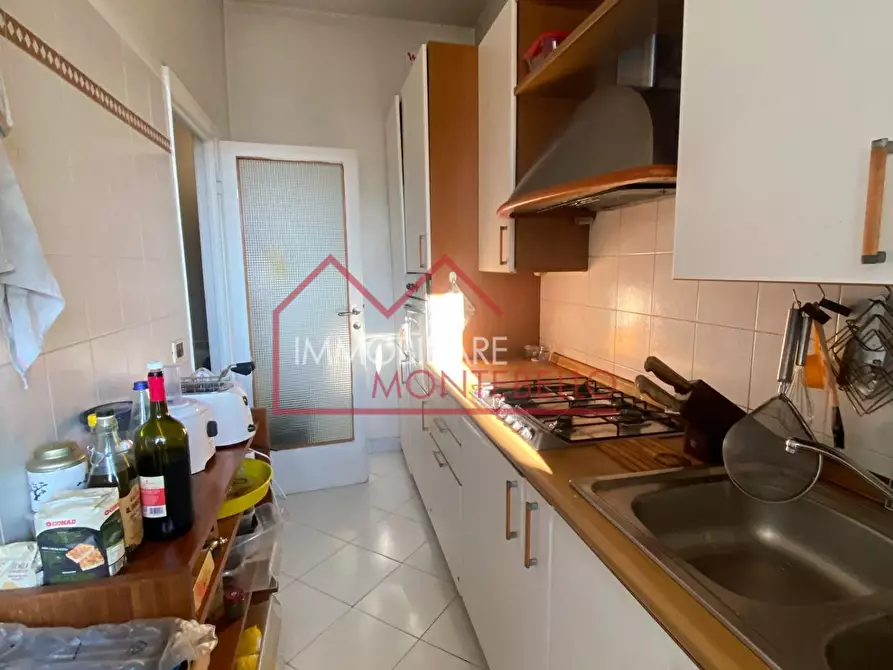 Immagine 4 di Appartamento in vendita  a Viareggio