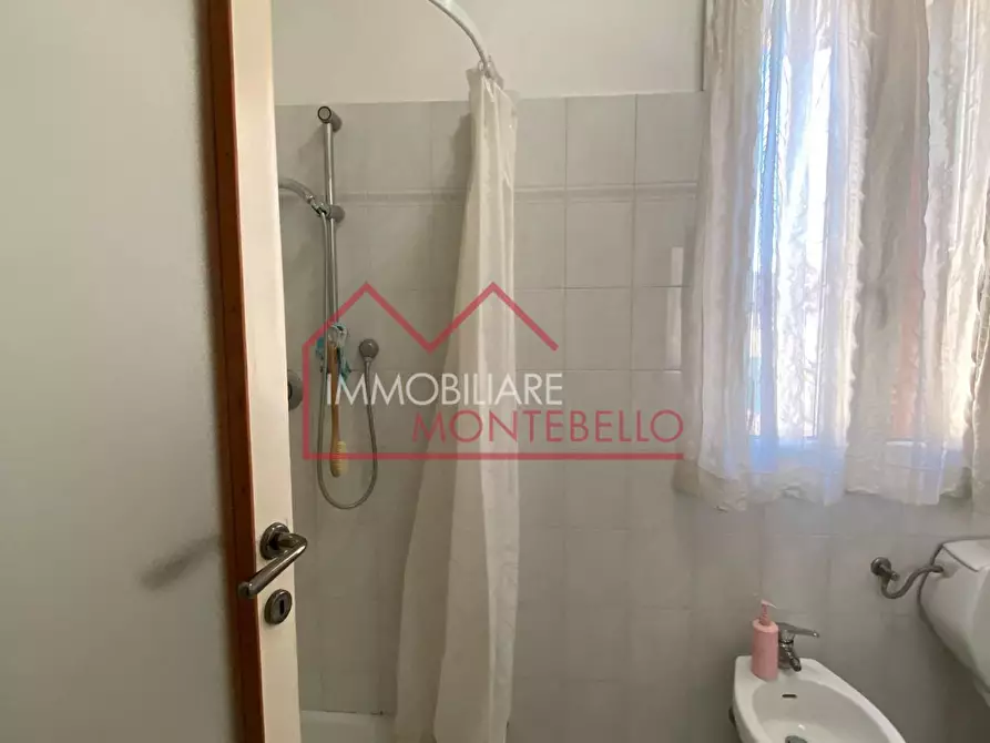 Immagine 10 di Appartamento in vendita  a Viareggio