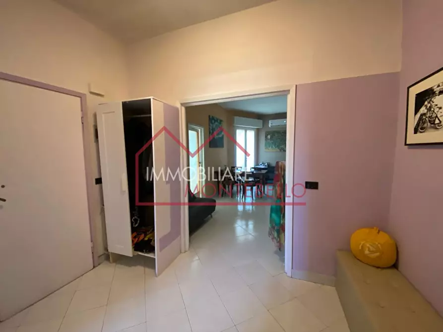 Immagine 3 di Appartamento in vendita  a Viareggio