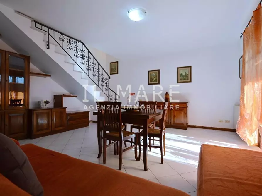 Immagine 7 di Villetta a schiera in vendita  a Massa