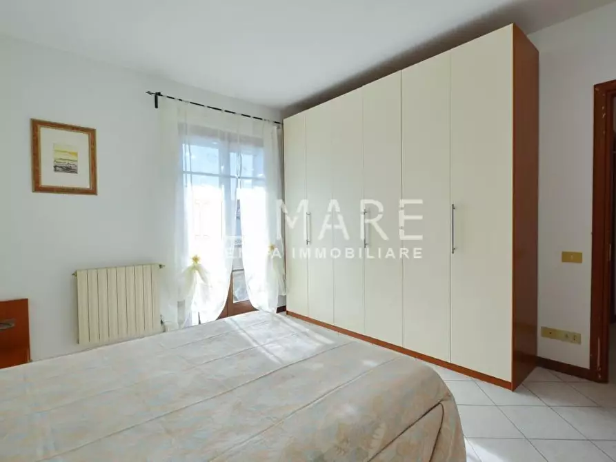 Immagine 16 di Villetta a schiera in vendita  a Massa