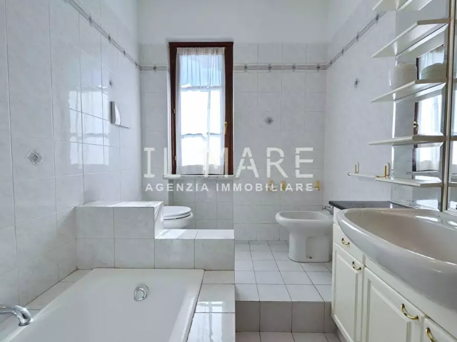 Immagine 19 di Villetta a schiera in vendita  a Massa