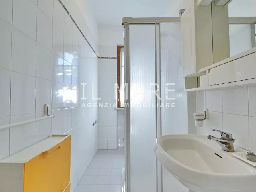 Immagine 12 di Villetta a schiera in vendita  a Massa