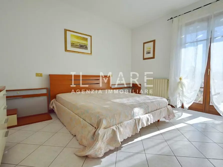 Immagine 14 di Villetta a schiera in vendita  a Massa