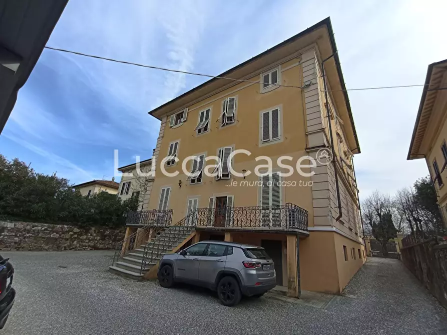 Immagine 56 di Ufficio in vendita  a Lucca