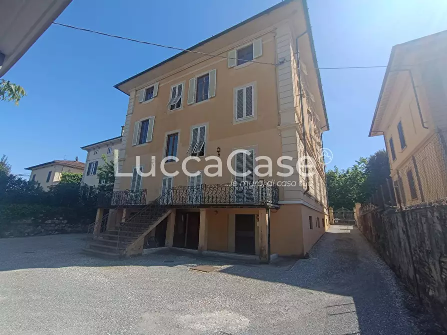 Immagine 8 di Ufficio in vendita  a Lucca