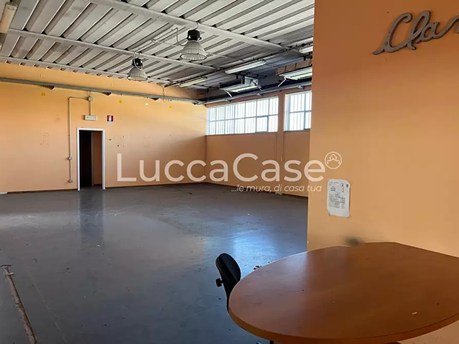 Immagine 3 di Attività artigianale in affitto  a Porcari