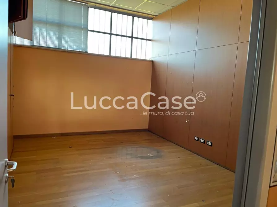 Immagine 7 di Attività artigianale in affitto  a Porcari