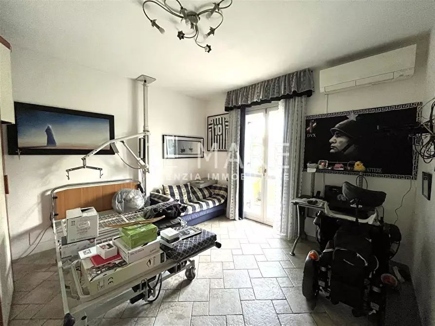 Immagine 9 di Appartamento in vendita  a Massa