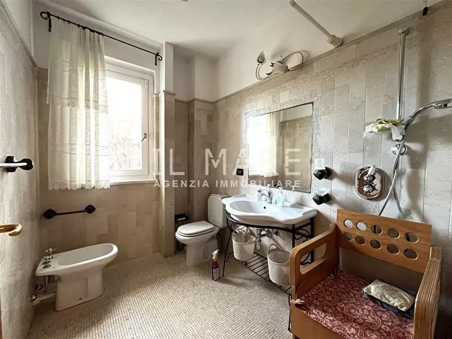 Immagine 11 di Appartamento in vendita  a Massa