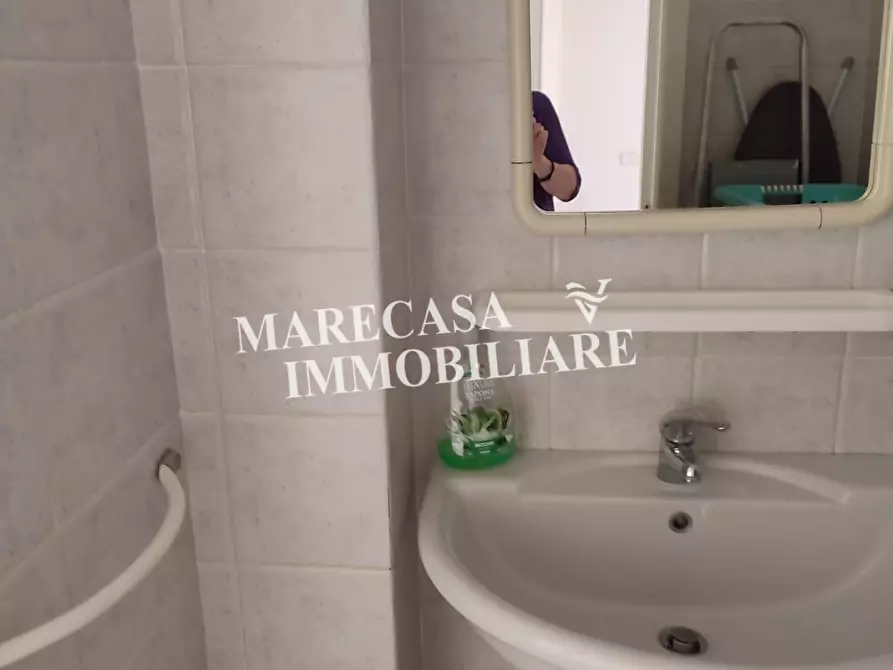 Immagine 14 di Appartamento in affitto  a Massa