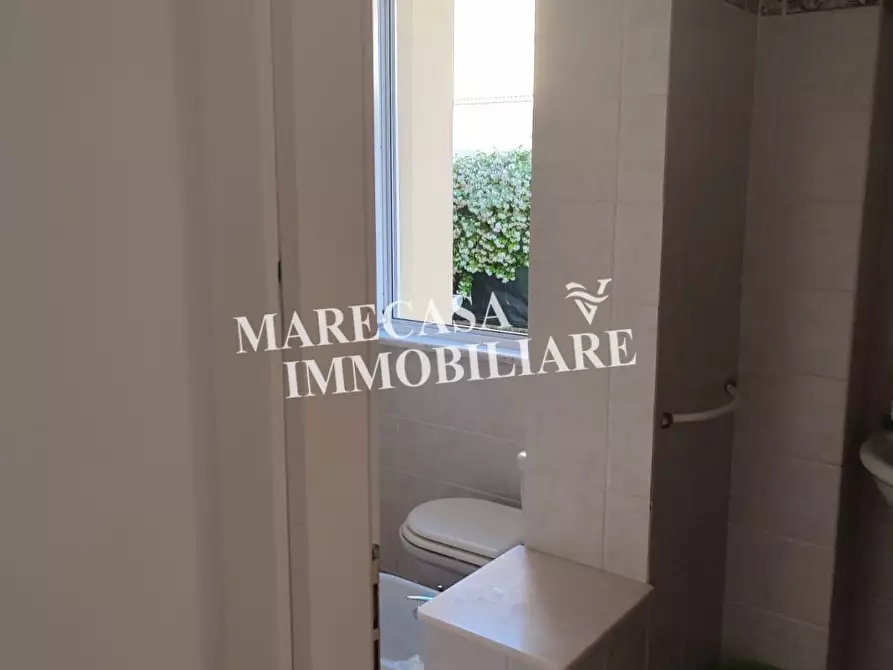 Immagine 2 di Appartamento in affitto  a Massa