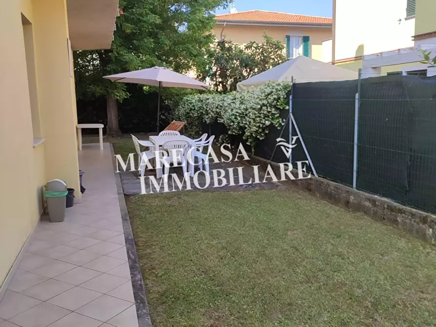 Immagine 11 di Appartamento in affitto  a Massa