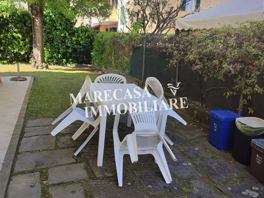 Immagine 12 di Appartamento in affitto  a Massa