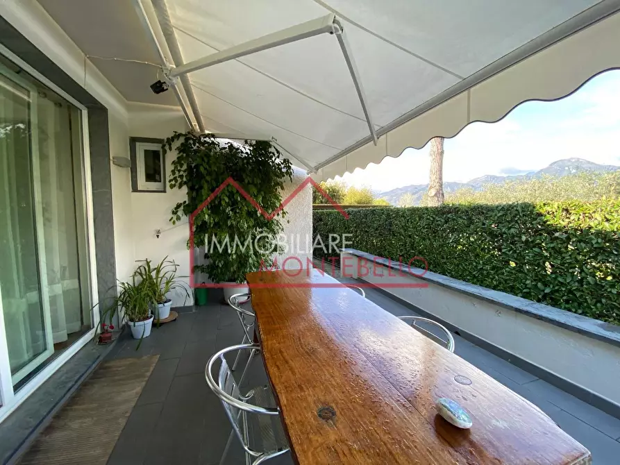 Immagine 12 di Villa in vendita  a Camaiore