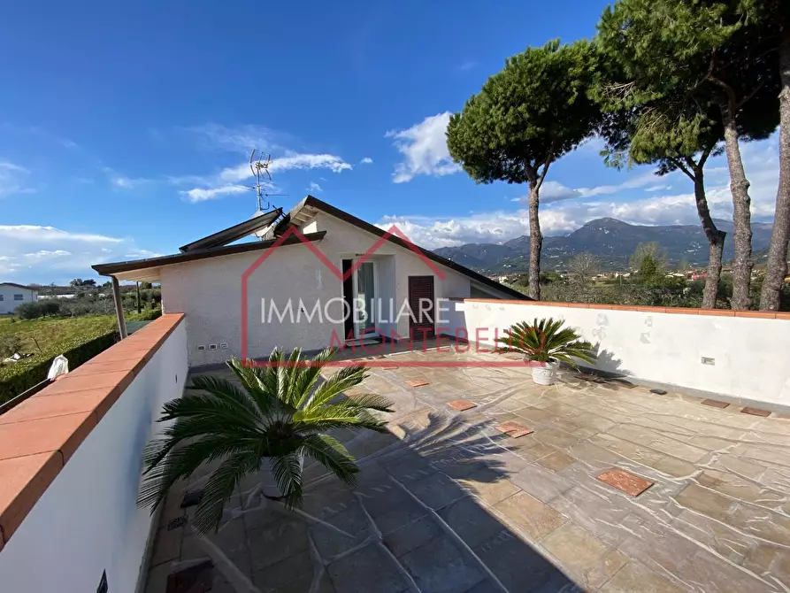 Immagine 24 di Villa in vendita  a Camaiore