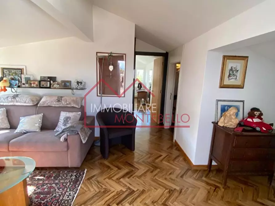 Immagine 23 di Villa in vendita  a Camaiore