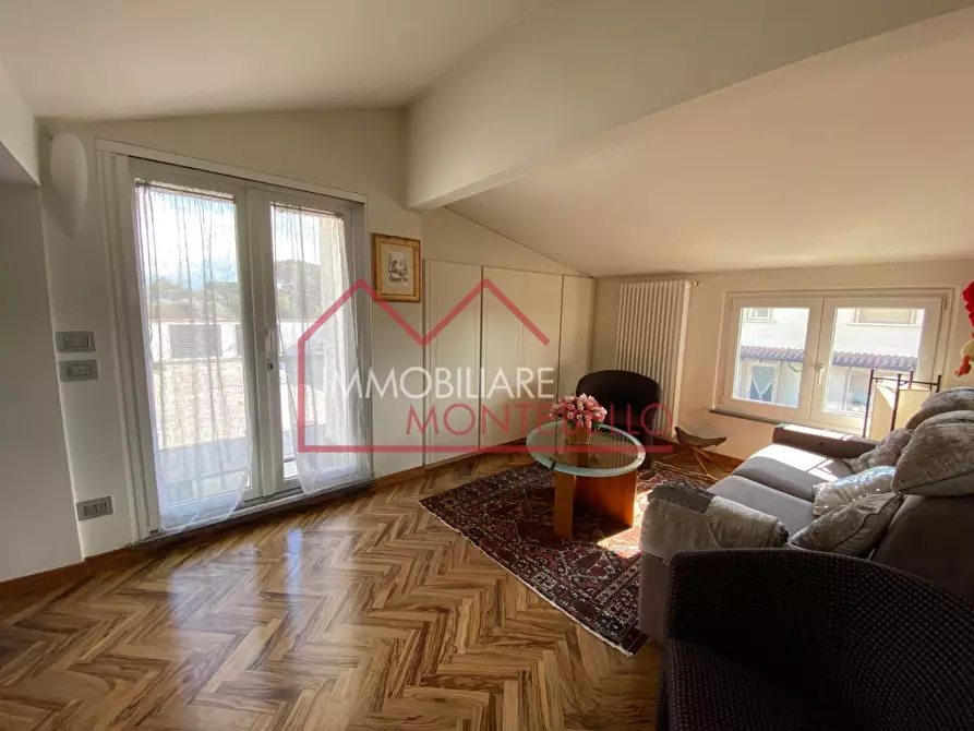 Immagine 25 di Villa in vendita  a Camaiore