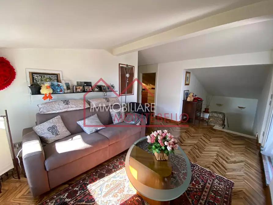 Immagine 22 di Villa in vendita  a Camaiore