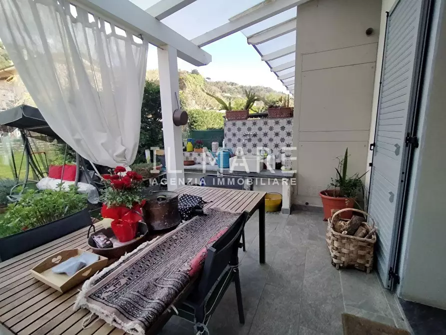 Immagine 5 di Villetta a schiera in vendita  a Massa