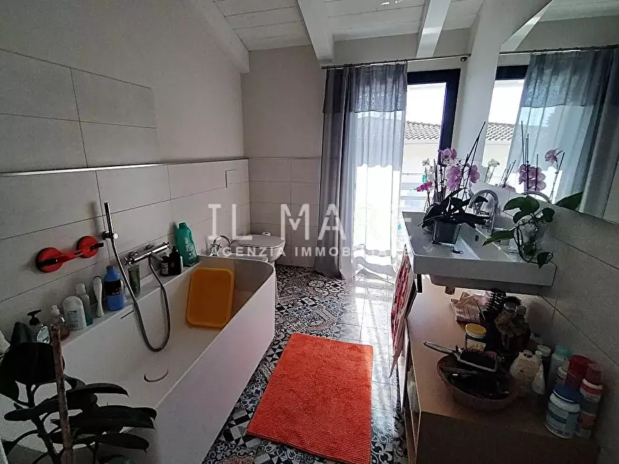 Immagine 23 di Villetta a schiera in vendita  a Massa